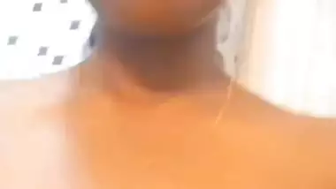 Indian wife shaved pussy rubbing in nude video making