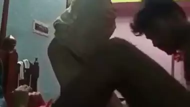 Guy fucks his stepsister’s tight pussy in the desi sex video