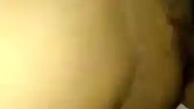 Indian girl pissing video to make your mood erotic