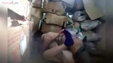 Naughty Desi Bhabhi Knows How To Get A Sex Discount