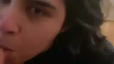 College girl’s erotic desi blowjob to her lover