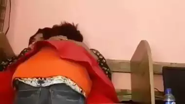 Hijabi girl’s Pakistani porn from her computer class