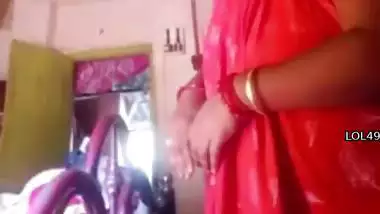 Bengali boudi nude show on video call to relative