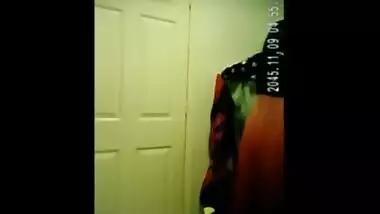 Gorgeous Delhi babe free porn dress change video
