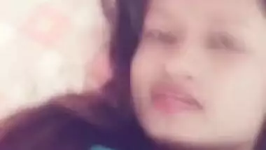 Married Indian girl with sexy face acts as XXX model while hubby isn't home