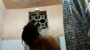 Rajasthani bathing video clip