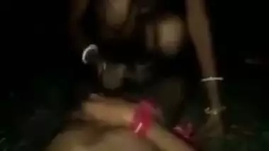 Village XXX whore has pussy fucked by Desi neighbour in the fresh air