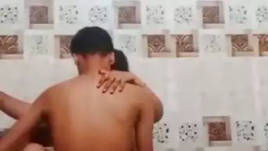 Bathroom mein chudai XXX