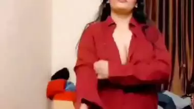 High class hijab chubby girl in open shirt nude show